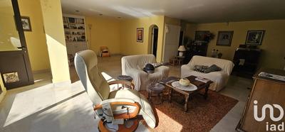 Maison - 275 m² - 10 pièces