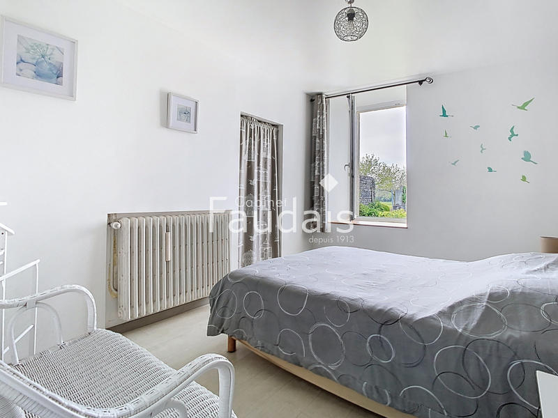 Propriété - 330 m² - 10 pièces