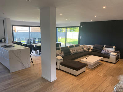 Maison - 181 m² - 7 pièces