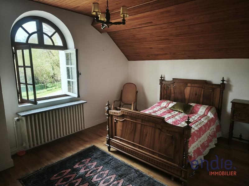 Maison - 185 m² - 8 pièces