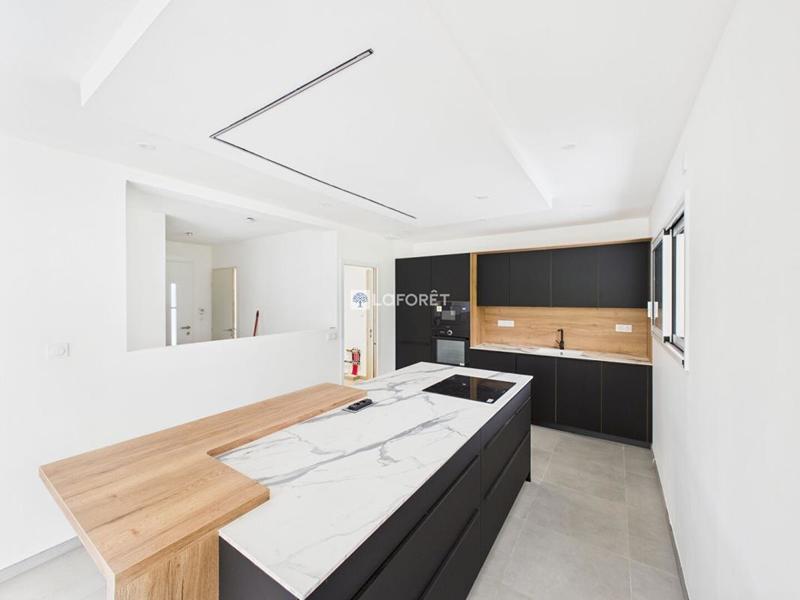 Maison - 102 m² - 5 pièces