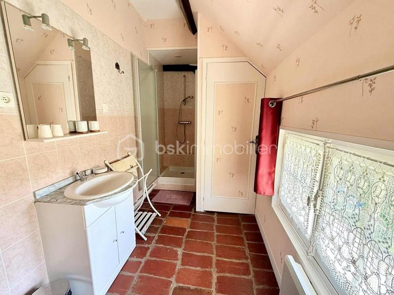 Maison - 256 m² - 9 pièces