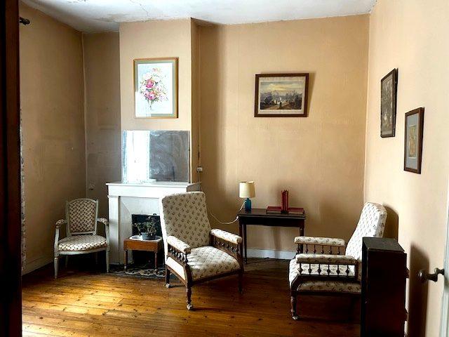 Maison ancienne - 184 m² - 8 pièces