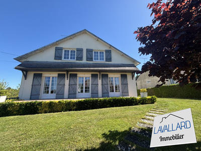 Maison - 176 m² - 7 pièces