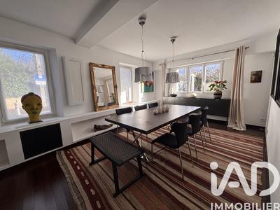 Maison - 180 m² - 8 pièces