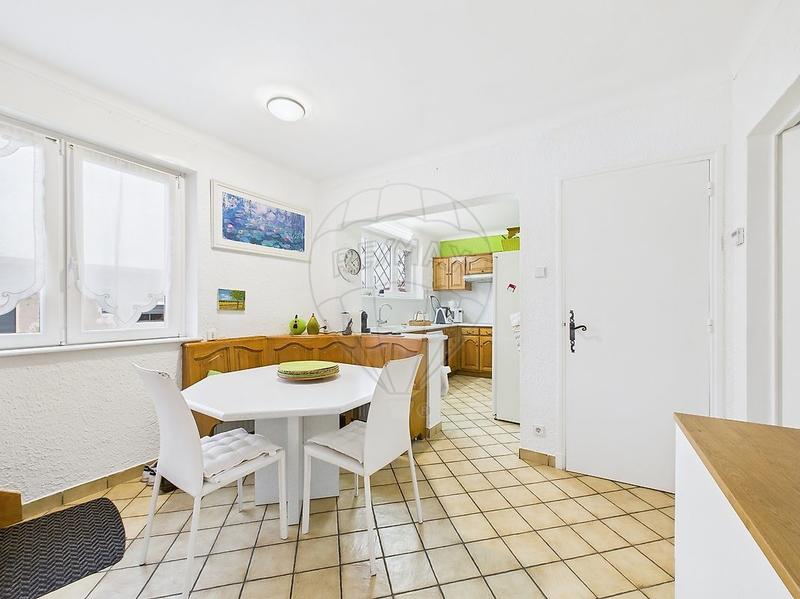 Maison - 96 m² - 6 pièces