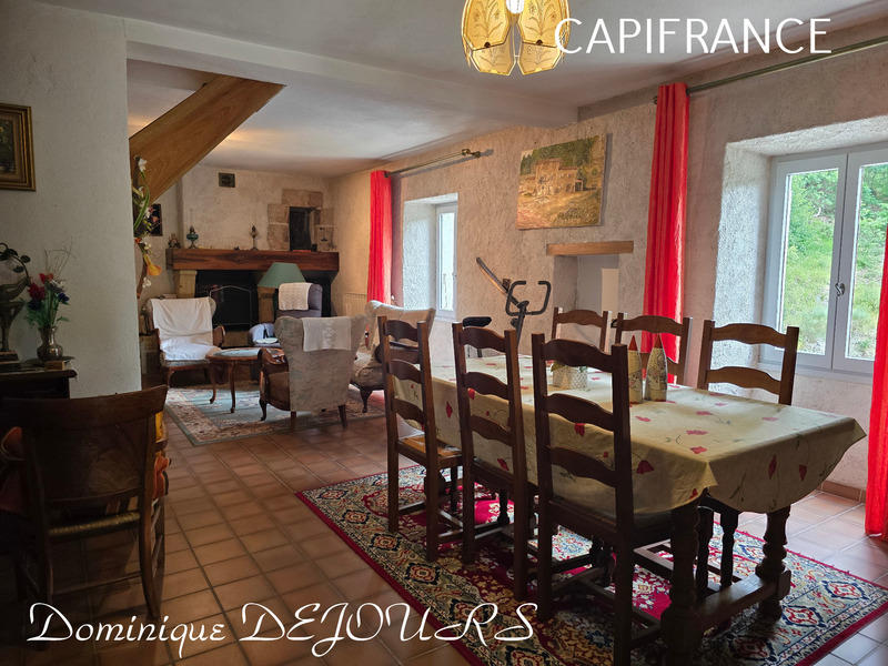 Maison - 137 m² - 4 pièces