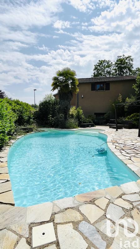 Maison - 275 m² - 8 pièces