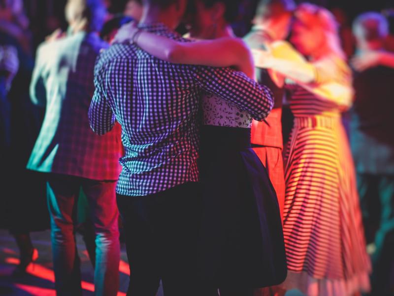 Couscous dansant costumé avec Tropico