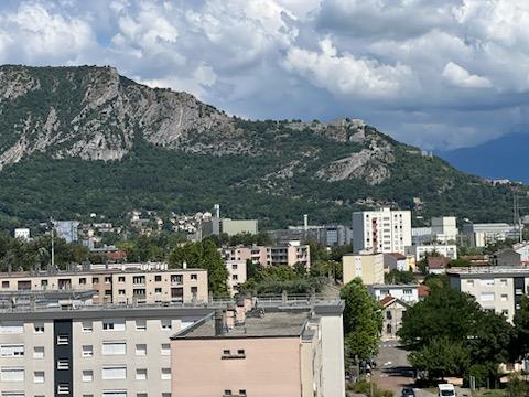 Appartement - 95 m² - 5 pièces