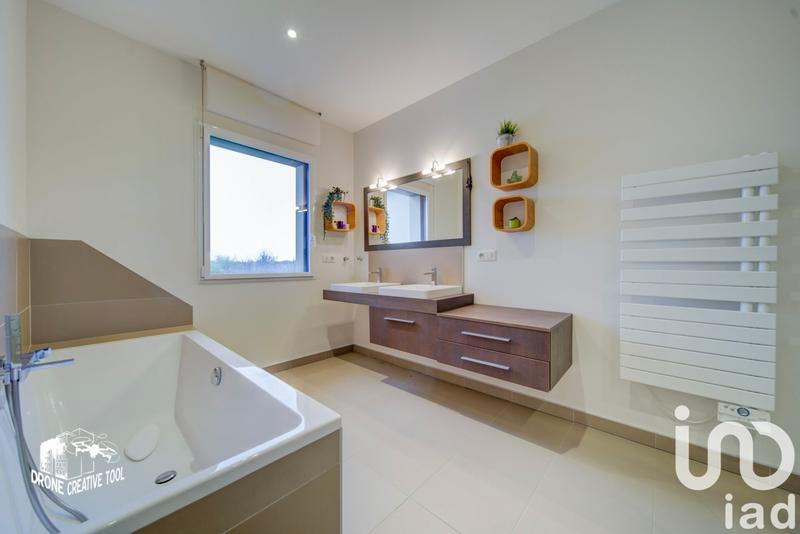 Maison - 294 m² - 10 pièces