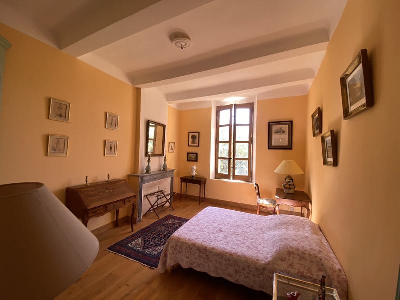 Maison - 360 m² - 8 pièces