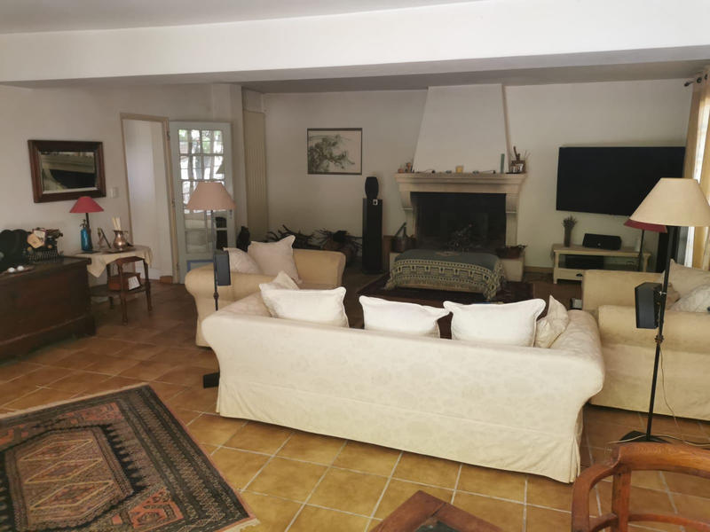 Mas - 250 m² - 7 pièces