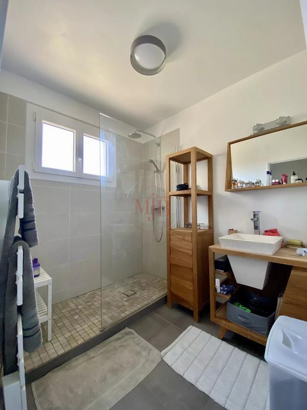 Appartement - 79 m² - 4 pièces