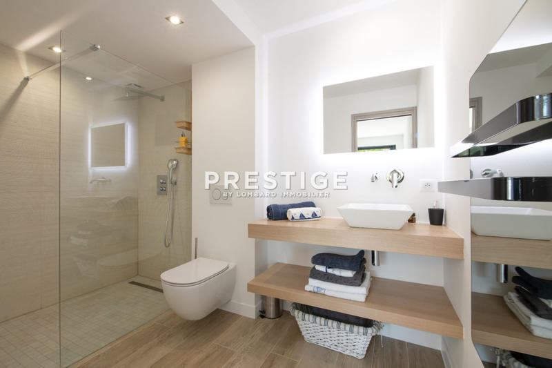 Maison - 271 m² - 6 pièces