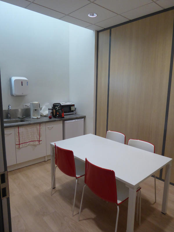 Local d'activité / Entrepôt - 161 m²