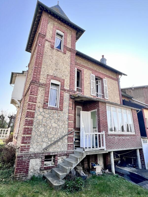 Maison - 160 m² - 7 pièces