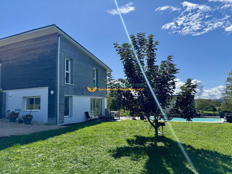 Maison ancienne - 204 m² - 8 pièces