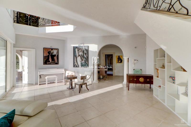 Maison - 200 m² - 6 pièces