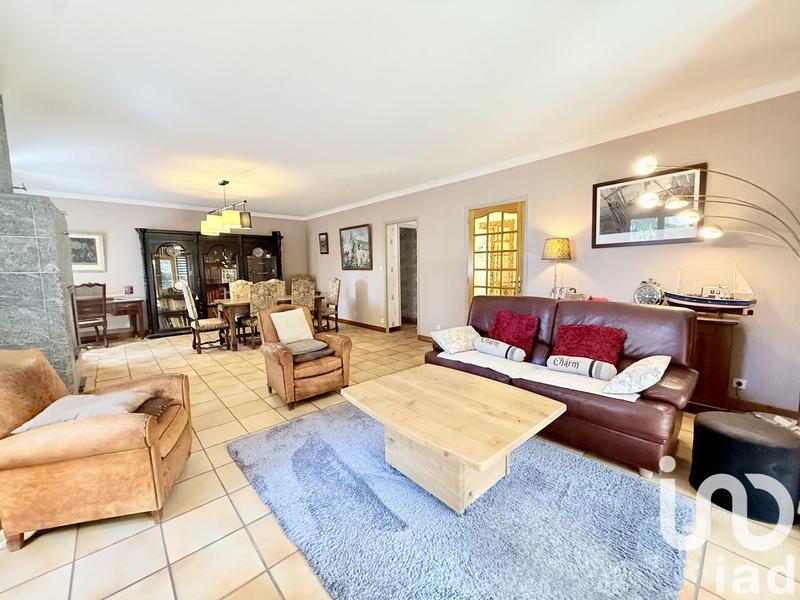 Maison - 257 m² - 8 pièces