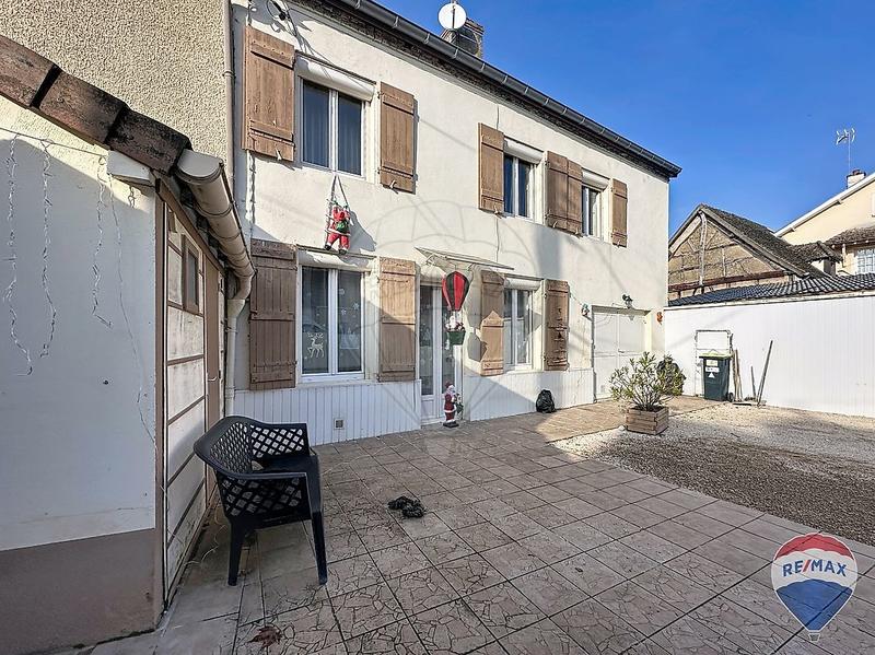 Maison - 105 m² - 4 pièces
