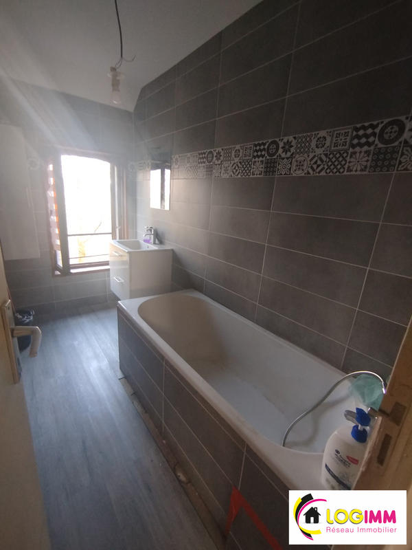 Maison - 85 m² - 5 pièces