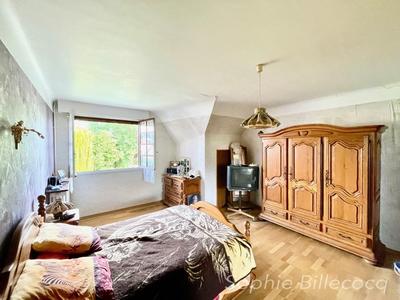 Maison - 210 m² - 8 pièces