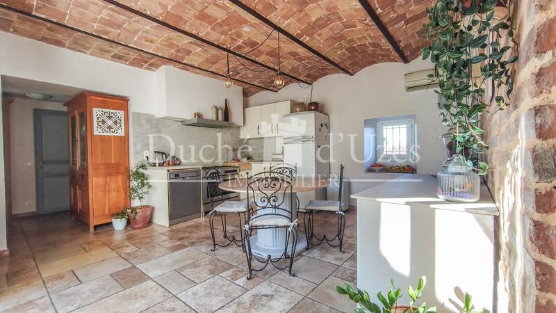 Maison - 200 m² - 12 pièces