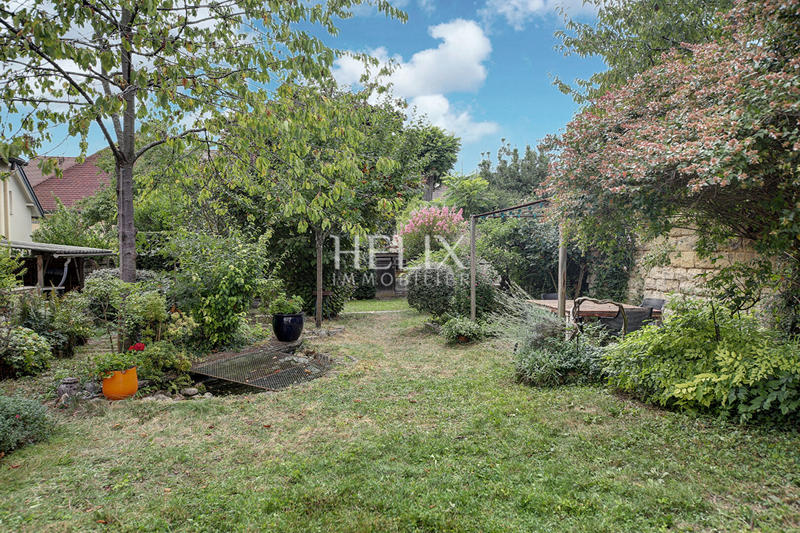 Maison - 98 m² - 5 pièces