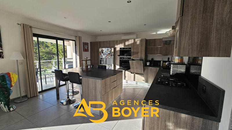 Appartement - 143 m² - 5 pièces