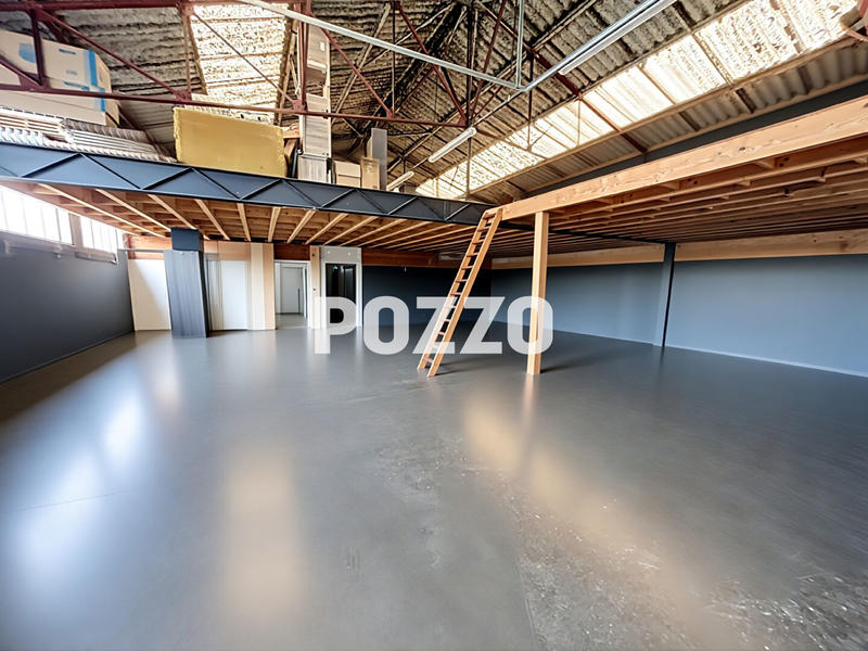 Local d'activité / Entrepôt - 1 575 m²