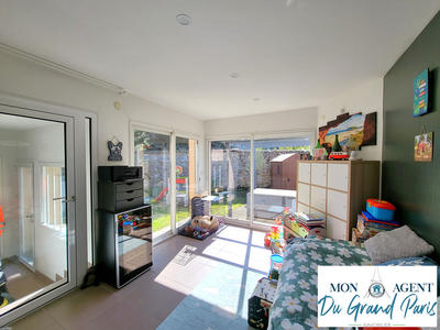 Maison - 94 m² - 5 pièces