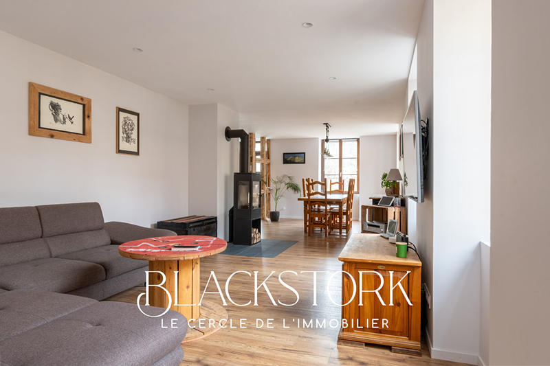 Maison - 196 m² - 7 pièces