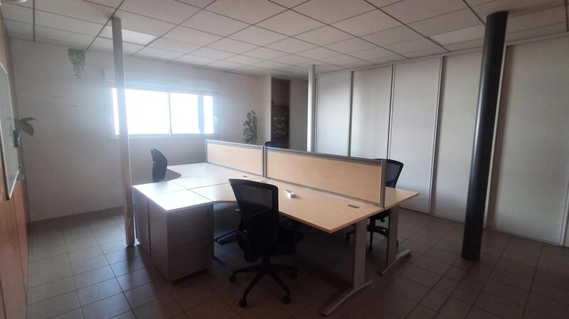 Bureau - 300 m²