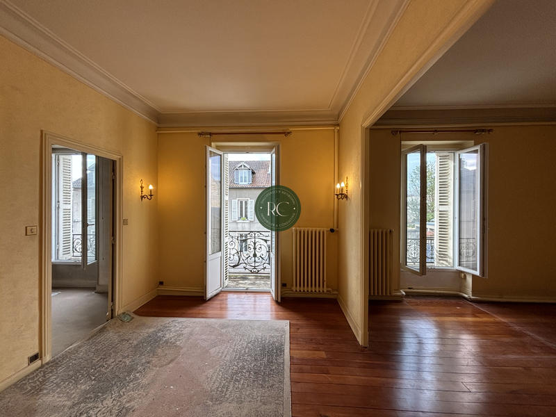 Maison - 315 m² - 10 pièces