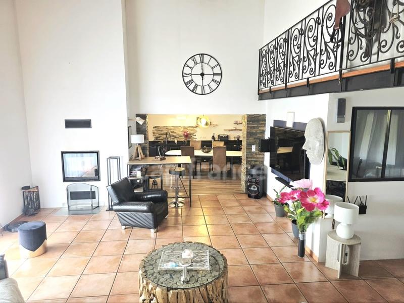 Maison - 190 m² - 6 pièces