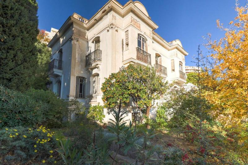 Hôtel particulier - 324 m² - 12 pièces