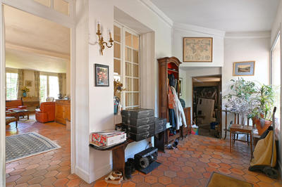 Maison - 230 m² - 9 pièces