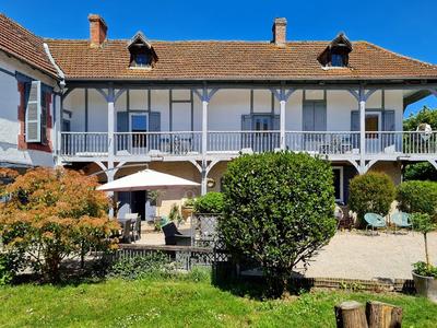 Maison - 315 m² - 11 pièces