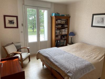 Maison traditionnelle - 242 m² - 8 pièces