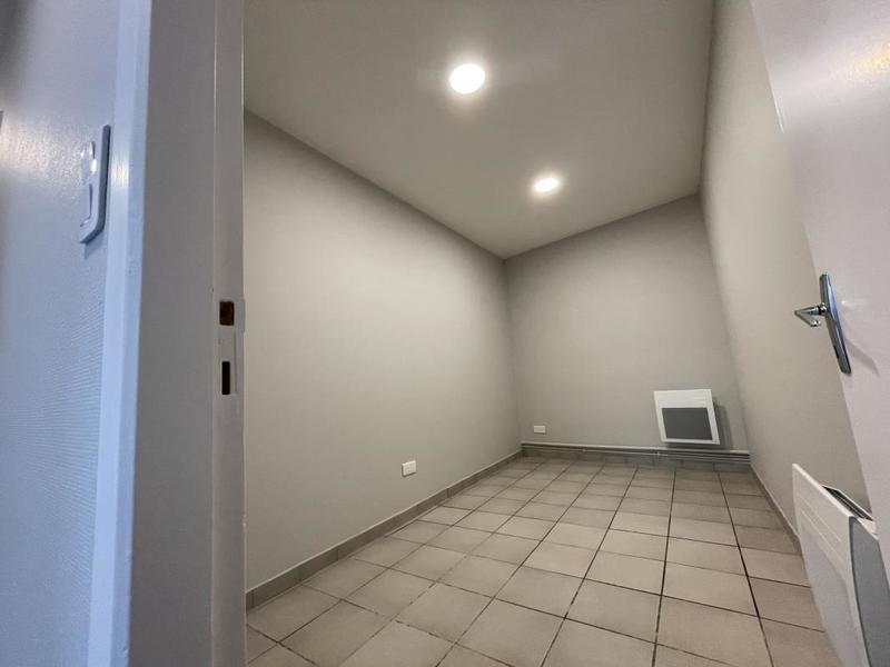 Bureau - 128 m² - 11 pièces