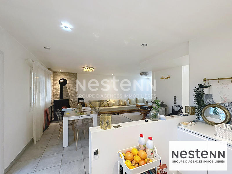 Maison - 918 m² - 5 pièces