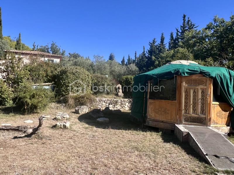 Maison traditionnelle - 187 m² - 7 pièces