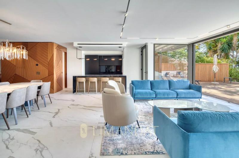 Villa - 338 m² - 7 pièces