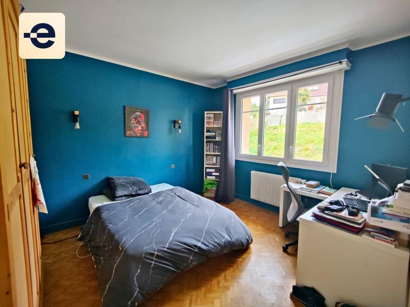 Maison - 246 m² - 7 pièces