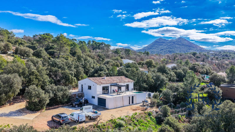 Maison contemporaine - 145 m² - 6 pièces