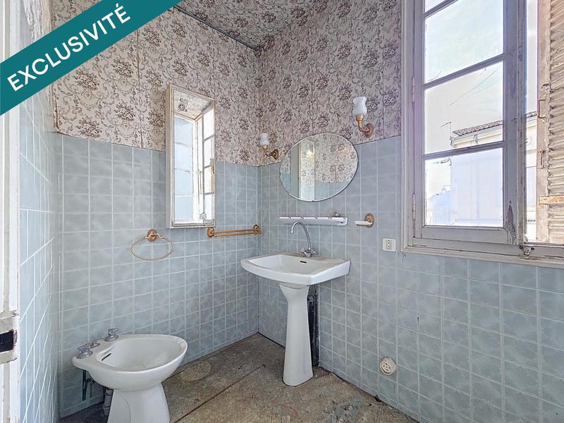 Maison - 230 m² - 8 pièces