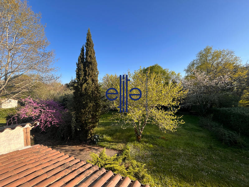 Maison - 230 m² - 8 pièces