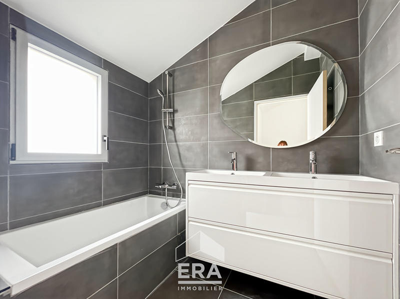 Maison - 98 m² - 4 pièces