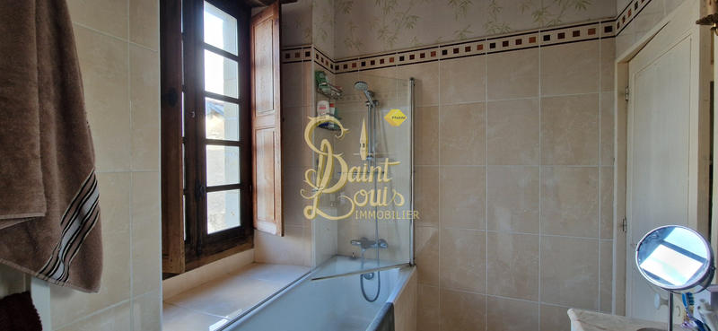 Maison - 207 m² - 8 pièces